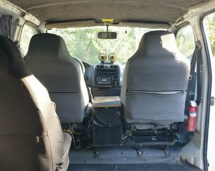 Тойота Хиасе 1998 в Одессе на Automoto.ua Белый Тойота Хиасе, объемом двигателя 2.45 л и пробегом 520 тыс. км за 4500 $, фото 7 на Automoto.ua