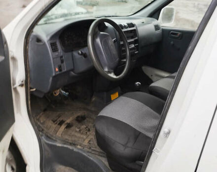 Білий Тойота Хіасє, об'ємом двигуна 2.5 л та пробігом 318 тис. км за 5300 $, фото 6 на Automoto.ua