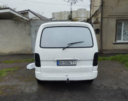 Білий Тойота Хіасє, об'ємом двигуна 2.5 л та пробігом 318 тис. км за 5300 $, фото 3 на Automoto.ua