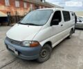 Білий Тойота Хіасє, об'ємом двигуна 2.4 л та пробігом 400 тис. км за 5500 $, фото 1 на Automoto.ua