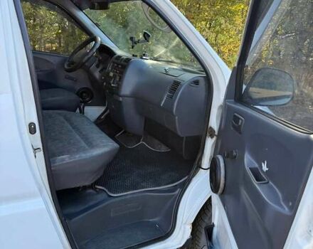 Белый Тойота Хиасе, объемом двигателя 2.5 л и пробегом 410 тыс. км за 4900 $, фото 1 на Automoto.ua