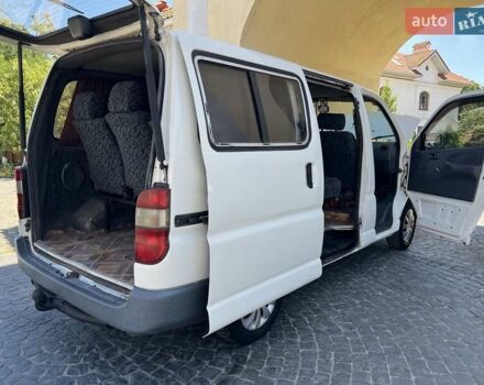 Белый Тойота Хиасе, объемом двигателя 2.4 л и пробегом 213 тыс. км за 5200 $, фото 12 на Automoto.ua