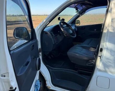 Белый Тойота Хиасе, объемом двигателя 2.5 л и пробегом 410 тыс. км за 4900 $, фото 5 на Automoto.ua