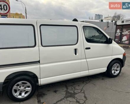 Белый Тойота Хиасе, объемом двигателя 2.4 л и пробегом 344 тыс. км за 6866 $, фото 8 на Automoto.ua