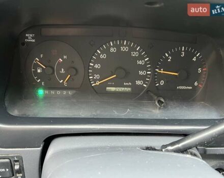 Белый Тойота Хиасе, объемом двигателя 2.4 л и пробегом 344 тыс. км за 6866 $, фото 2 на Automoto.ua