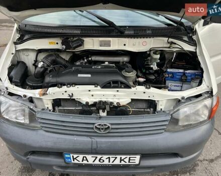 Белый Тойота Хиасе, объемом двигателя 2.4 л и пробегом 344 тыс. км за 6866 $, фото 12 на Automoto.ua
