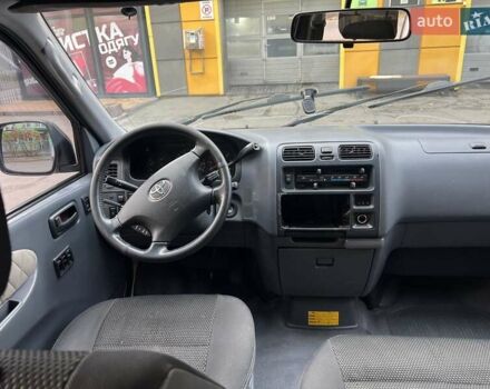 Белый Тойота Хиасе, объемом двигателя 2.4 л и пробегом 344 тыс. км за 6866 $, фото 5 на Automoto.ua