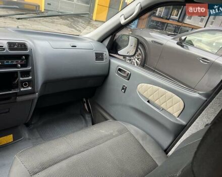 Белый Тойота Хиасе, объемом двигателя 2.4 л и пробегом 344 тыс. км за 6866 $, фото 4 на Automoto.ua