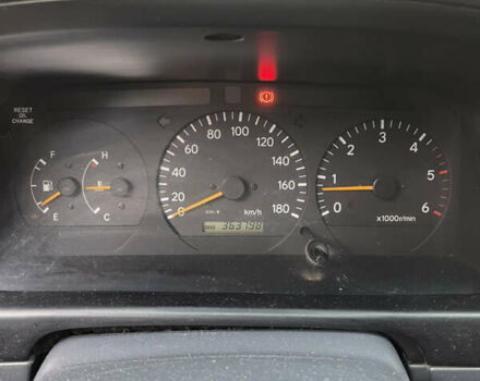 Белый Тойота Хиасе, объемом двигателя 2.49 л и пробегом 363 тыс. км за 7400 $, фото 3 на Automoto.ua