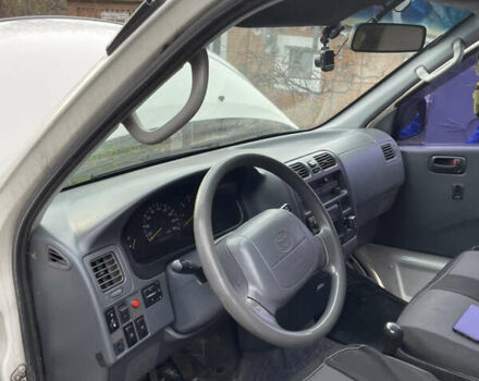 Белый Тойота Хиасе, объемом двигателя 2.49 л и пробегом 363 тыс. км за 7400 $, фото 1 на Automoto.ua