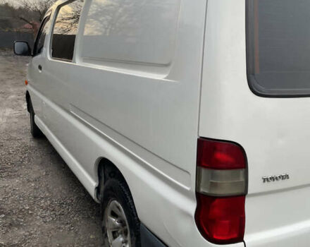 Белый Тойота Хиасе, объемом двигателя 2.49 л и пробегом 363 тыс. км за 7400 $, фото 5 на Automoto.ua