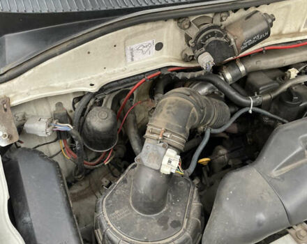 Белый Тойота Хиасе, объемом двигателя 2.49 л и пробегом 363 тыс. км за 7400 $, фото 13 на Automoto.ua