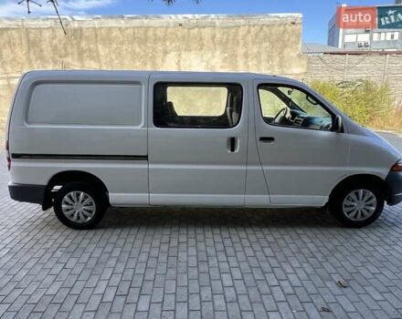 Белый Тойота Хиасе, объемом двигателя 2.5 л и пробегом 210 тыс. км за 6700 $, фото 4 на Automoto.ua