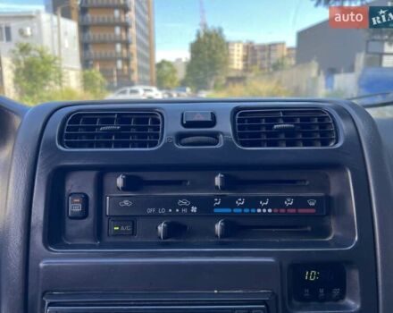 Белый Тойота Хиасе, объемом двигателя 2.5 л и пробегом 210 тыс. км за 6700 $, фото 15 на Automoto.ua