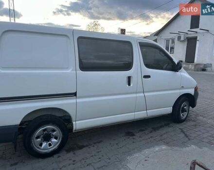 Білий Тойота Хіасє, об'ємом двигуна 2.49 л та пробігом 470 тис. км за 9200 $, фото 3 на Automoto.ua