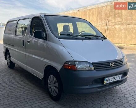 Белый Тойота Хиасе, объемом двигателя 2.5 л и пробегом 210 тыс. км за 6700 $, фото 2 на Automoto.ua
