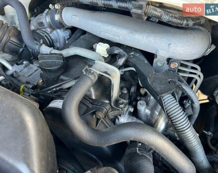 Белый Тойота Хиасе, объемом двигателя 2.5 л и пробегом 210 тыс. км за 6700 $, фото 10 на Automoto.ua