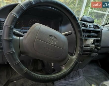 Белый Тойота Хиасе, объемом двигателя 2.5 л и пробегом 380 тыс. км за 8500 $, фото 27 на Automoto.ua