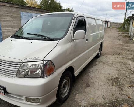 Білий Тойота Хіасє, об'ємом двигуна 2.5 л та пробігом 240 тис. км за 11500 $, фото 5 на Automoto.ua