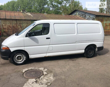 Белый Тойота Хиасе, объемом двигателя 2.49 л и пробегом 390 тыс. км за 9999 $, фото 4 на Automoto.ua