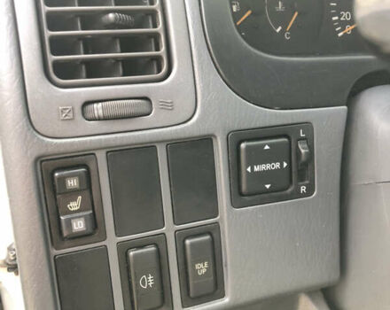 Белый Тойота Хиасе, объемом двигателя 2.49 л и пробегом 390 тыс. км за 9999 $, фото 6 на Automoto.ua