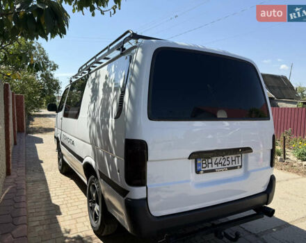 Белый Тойота Хиасе, объемом двигателя 2.45 л и пробегом 300 тыс. км за 7500 $, фото 6 на Automoto.ua