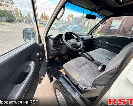 Белый Тойота Хиасе, объемом двигателя 2.5 л и пробегом 360 тыс. км за 3000 $, фото 4 на Automoto.ua