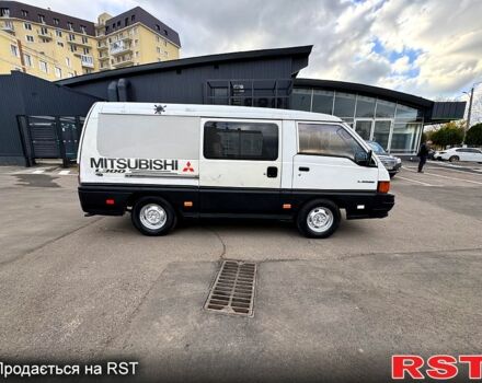 Білий Тойота Хіасє, об'ємом двигуна 2.5 л та пробігом 360 тис. км за 3000 $, фото 12 на Automoto.ua