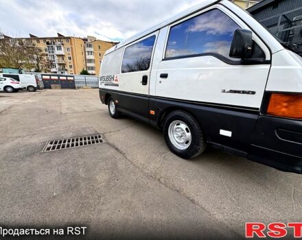 Білий Тойота Хіасє, об'ємом двигуна 2.5 л та пробігом 360 тис. км за 3000 $, фото 13 на Automoto.ua