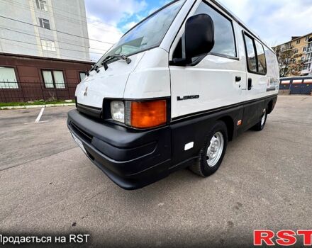 Белый Тойота Хиасе, объемом двигателя 2.5 л и пробегом 360 тыс. км за 3000 $, фото 6 на Automoto.ua