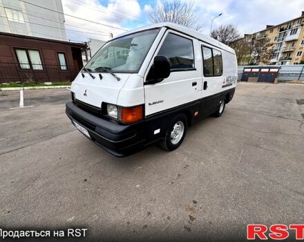 Білий Тойота Хіасє, об'ємом двигуна 2.5 л та пробігом 360 тис. км за 3000 $, фото 5 на Automoto.ua