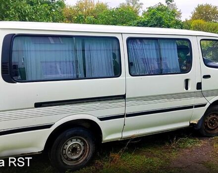 Белый Тойота Хиасе, объемом двигателя 2.2 л и пробегом 97 тыс. км за 5900 $, фото 1 на Automoto.ua
