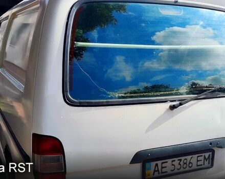 Белый Тойота Хиасе, объемом двигателя 2.5 л и пробегом 334 тыс. км за 6500 $, фото 1 на Automoto.ua