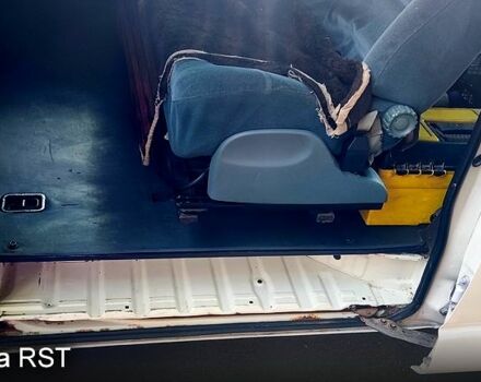 Тойота Хиасе 2005 в Днепре (Днепропетровске) на Automoto.ua Белый Тойота Хиасе, объемом двигателя 2.5 л и пробегом 334 тыс. км за 6500 $, фото 13 на Automoto.ua