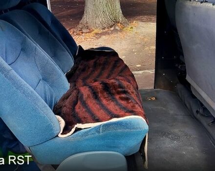 Белый Тойота Хиасе, объемом двигателя 2.5 л и пробегом 334 тыс. км за 6500 $, фото 9 на Automoto.ua