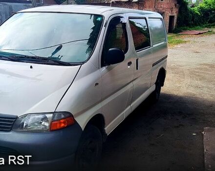 Тойота Хиасе 2005 в Днепре (Днепропетровске) на Automoto.ua Белый Тойота Хиасе, объемом двигателя 2.5 л и пробегом 334 тыс. км за 6500 $, фото 4 на Automoto.ua