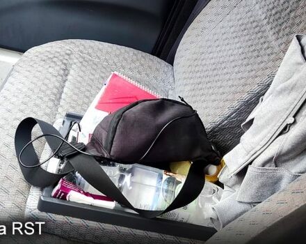 Белый Тойота Хиасе, объемом двигателя 2.5 л и пробегом 334 тыс. км за 6500 $, фото 8 на Automoto.ua