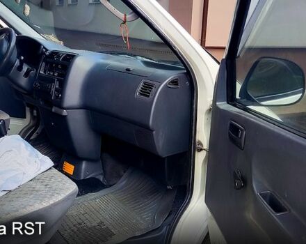 Белый Тойота Хиасе, объемом двигателя 2.5 л и пробегом 334 тыс. км за 6500 $, фото 12 на Automoto.ua