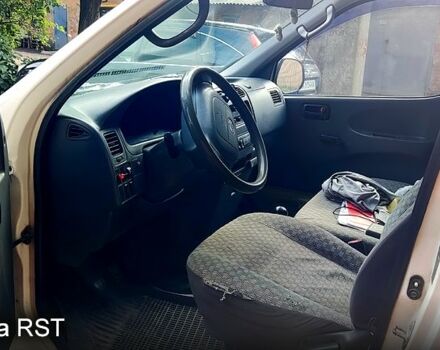 Тойота Хиасе 2005 в Днепре (Днепропетровске) на Automoto.ua Белый Тойота Хиасе, объемом двигателя 2.5 л и пробегом 334 тыс. км за 6500 $, фото 10 на Automoto.ua