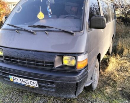 Белый Тойота Хиасе, объемом двигателя 2.5 л и пробегом 500 тыс. км за 4100 $, фото 1 на Automoto.ua