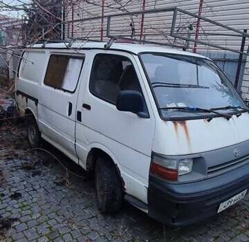 Білий Тойота Хіасє, об'ємом двигуна 2.4 л та пробігом 350 тис. км за 3000 $, фото 1 на Automoto.ua