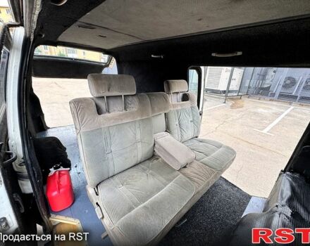 Белый Тойота Хиасе, объемом двигателя 2.5 л и пробегом 360 тыс. км за 3000 $, фото 1 на Automoto.ua