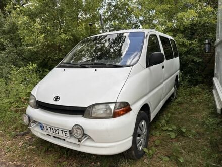 Білий Тойота Хіасє, об'ємом двигуна 2.4 л та пробігом 597 тис. км за 5100 $, фото 1 на Automoto.ua