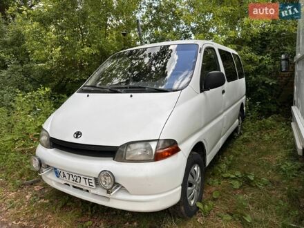 Білий Тойота Хіасє, об'ємом двигуна 2.4 л та пробігом 578 тис. км за 5100 $, фото 1 на Automoto.ua