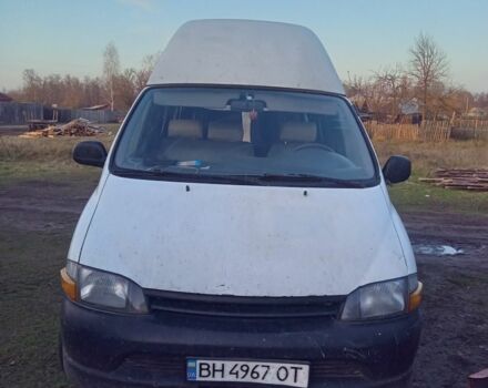 Білий Тойота Хіасє, об'ємом двигуна 2.4 л та пробігом 550 тис. км за 3100 $, фото 1 на Automoto.ua