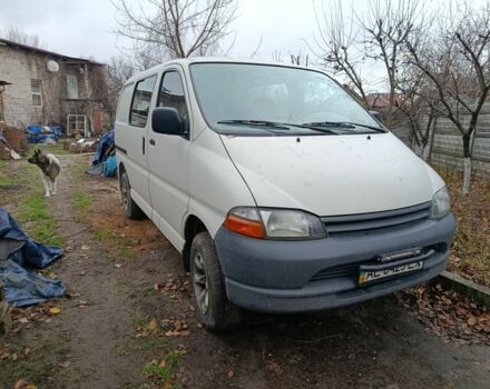 Белый Тойота Хиасе, объемом двигателя 2.4 л и пробегом 370 тыс. км за 9200 $, фото 1 на Automoto.ua