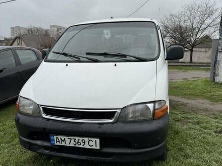 Білий Тойота Хіасє, об'ємом двигуна 2.45 л та пробігом 407 тис. км за 4200 $, фото 1 на Automoto.ua