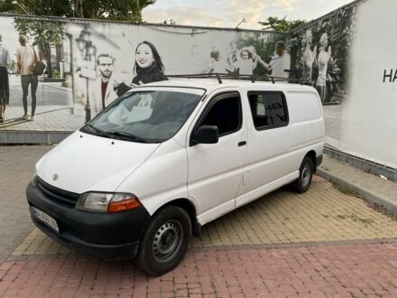 Білий Тойота Хіасє, об'ємом двигуна 2.5 л та пробігом 350 тис. км за 7585 $, фото 1 на Automoto.ua