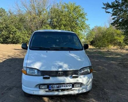 Белый Тойота Хиасе, объемом двигателя 2.5 л и пробегом 410 тыс. км за 4900 $, фото 1 на Automoto.ua
