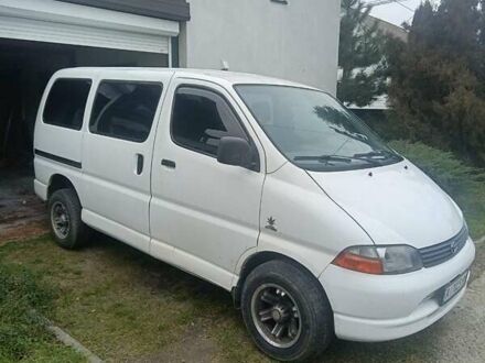 Білий Тойота Хіасє, об'ємом двигуна 2.45 л та пробігом 460 тис. км за 6000 $, фото 1 на Automoto.ua